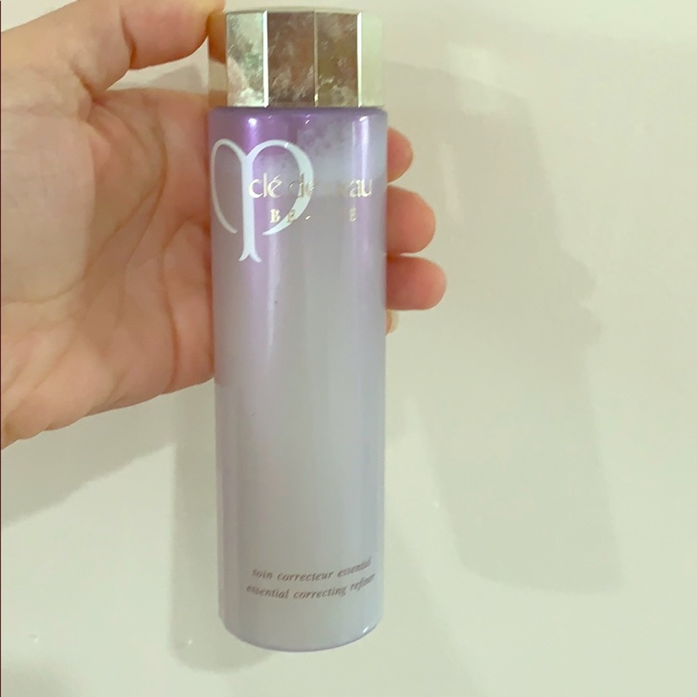 Cle de peau skin correcting refiner